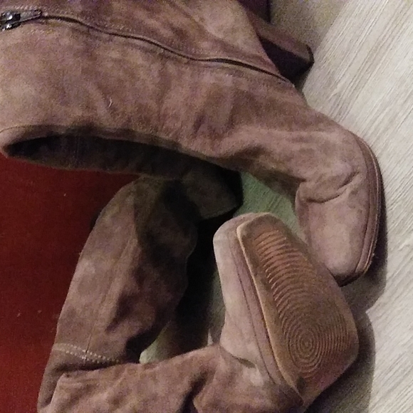 SEXY SOFT HOT!!! Over the Knee Mushroom Suede Boot. With 3.5" H. Sz: 7 - Picture 9 of 14